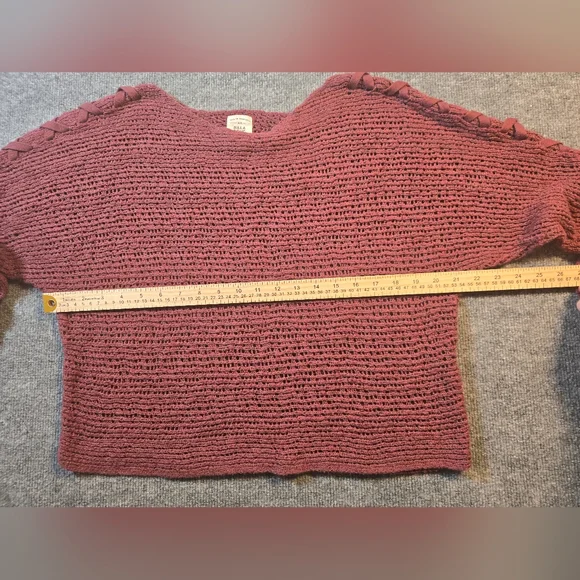 Billabong Burgundy Open Knit Crochet‎ Sweater Lace Up Sleeve Size Medium - Picture 8 of 11